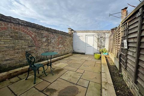 2 bedroom terraced house to rent, Thompsons Cottages, Harwood Hall Lane, Upminster