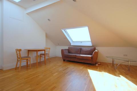 1 bedroom apartment to rent, Fordwych Road, London