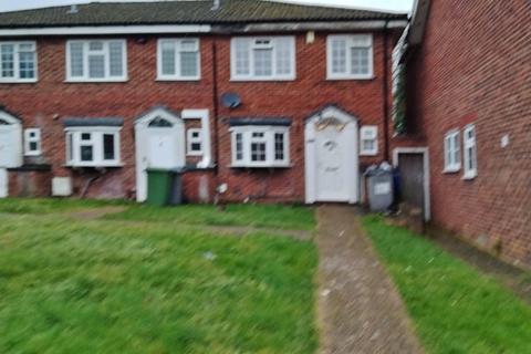 3 bedroom terraced house to rent, Aspen Drive, HA0