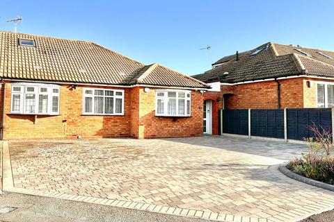 4 bedroom semi-detached bungalow for sale, Eastleigh Drive, Halesowen B62