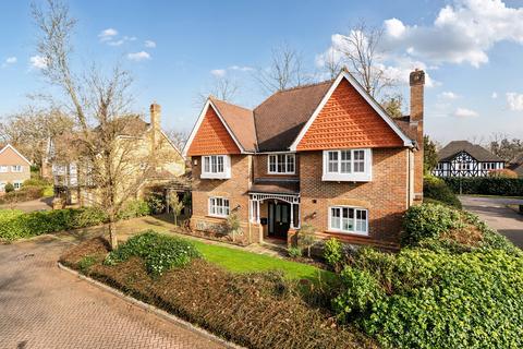 5 bedroom detached house for sale, Redwing Gardens, West Byfleet, KT14