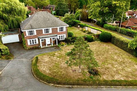5 bedroom detached house for sale, Gadbridge Lane, Ewhurst, GU6