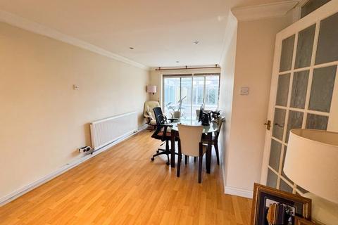 3 bedroom detached house for sale, Glenmore Avenue, Burntwood, WS7 4UW