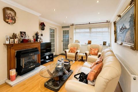 3 bedroom detached house for sale, Glenmore Avenue, Burntwood, WS7 4UW