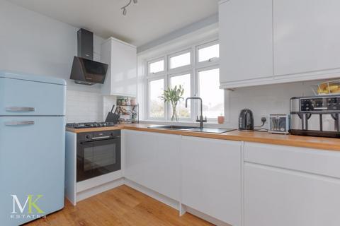 2 bedroom apartment for sale, Southwick Road, Bournemouth BH6