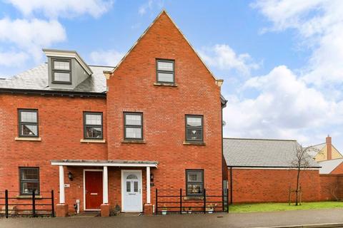 35 Dart Avenue, Exeter, EX2 7FX
