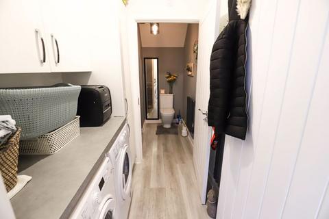 35 Dart Avenue, Exeter, EX2 7FX