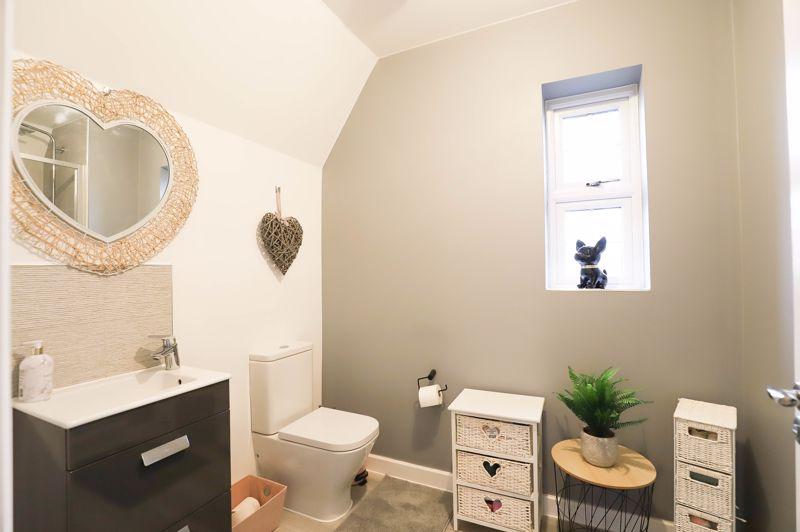 En suite to master