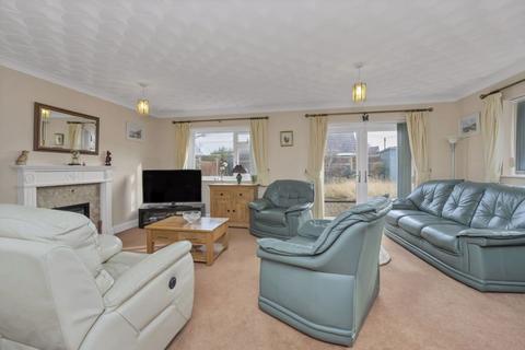 4 bedroom chalet for sale, Hambrook Close, Great Whelnetham