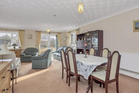 4 bedroom chalet for sale, Hambrook Close, Great Whelnetham