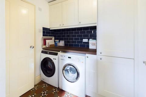 92 Henry Road, Gloucester, GL1 3DX