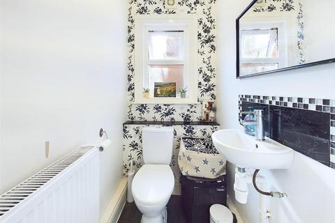 92 Henry Road, Gloucester, GL1 3DX