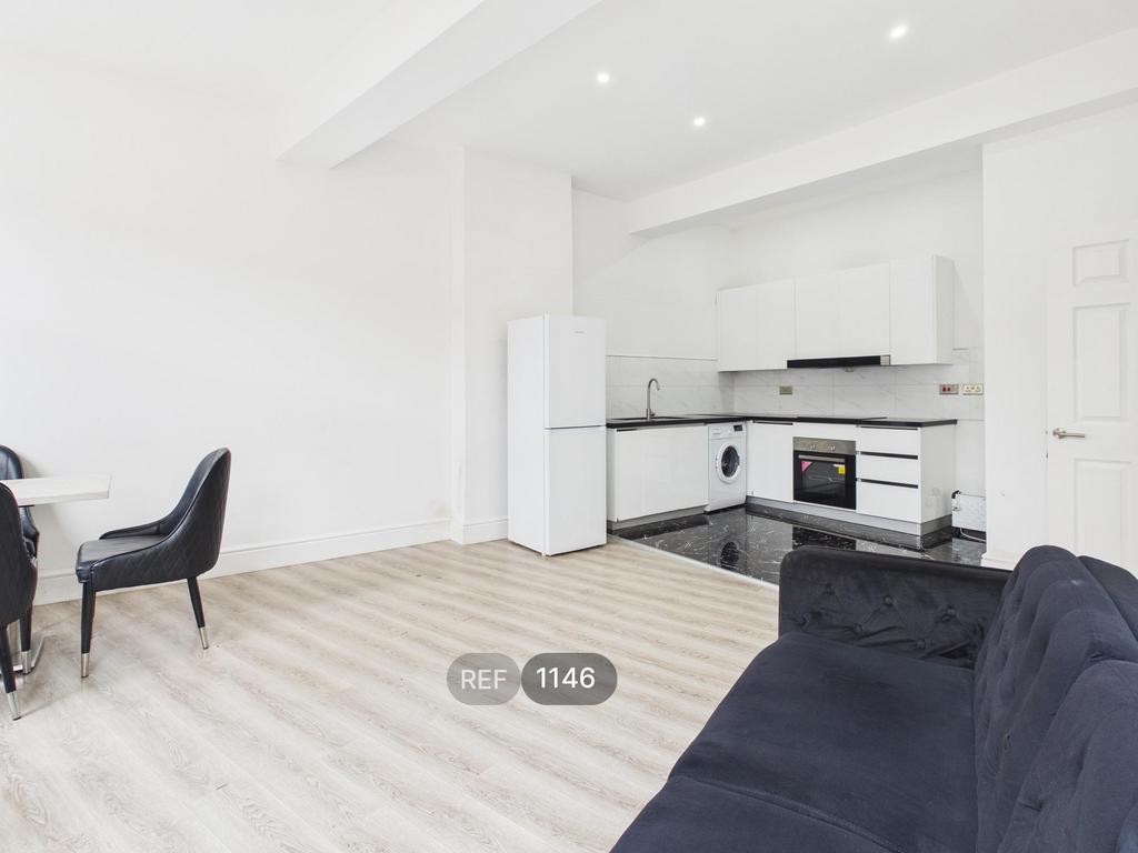 Kitchen &amp; Living area