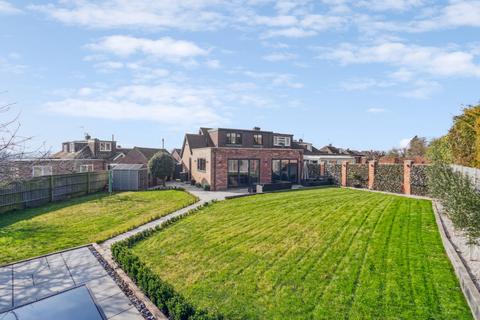 10 Lower Ridge, Bourne End, SL8 5BL