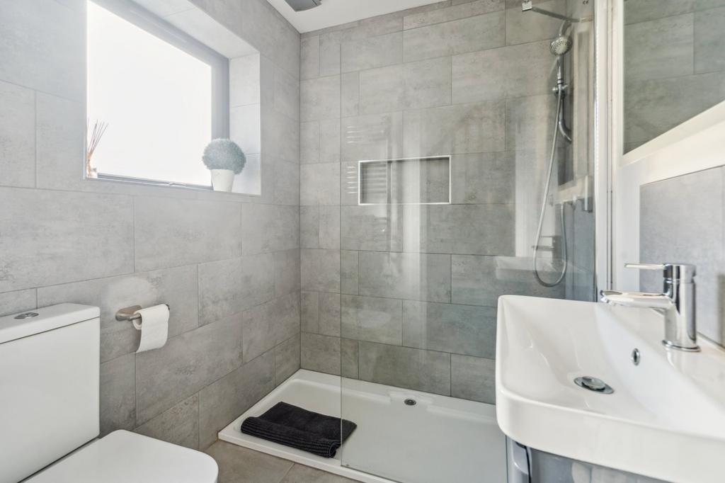 D/S Shower Room