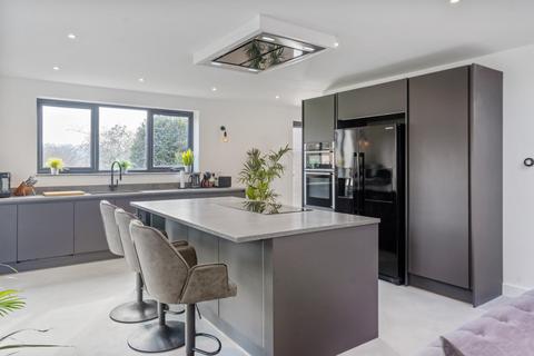 10 Lower Ridge, Bourne End, SL8 5BL