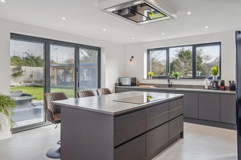 10 Lower Ridge, Bourne End, SL8 5BL