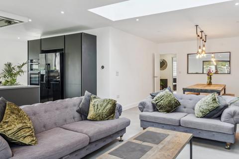 10 Lower Ridge, Bourne End, SL8 5BL