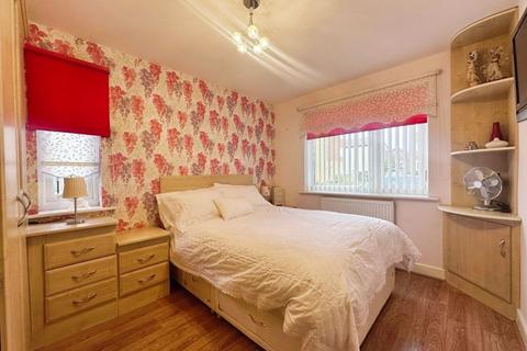 2 bedroom apartment for sale, Pine Street, Heywood