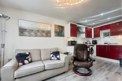 2 bedroom apartment for sale, Pine Street, Heywood