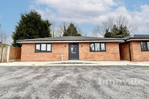 3 bedroom detached bungalow to rent, Hallam Street, West Bromwich B71