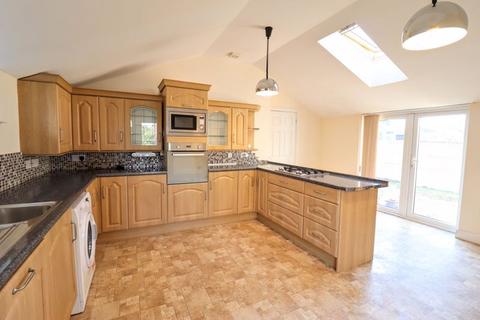 2 bedroom bungalow for sale, Staple Hall Road, Bletchley, Milton Keynes