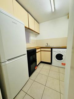 1 bedroom flat to rent, Kinburn Street, London SE16