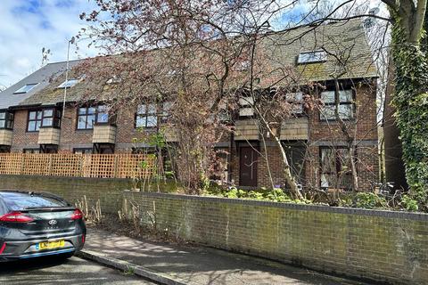 1 bedroom flat to rent, Kinburn Street, London SE16