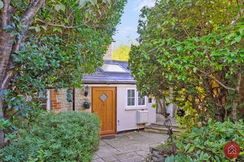 3 bedroom cottage for sale, Main Road, Witney OX29