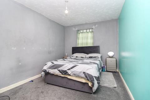 2 bedroom flat for sale, Acorn Way, Bedford MK42