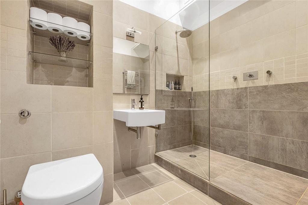 En Suite Bathroom