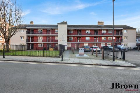 2 bedroom flat for sale, Boden House, Woodseer Street, London, E1