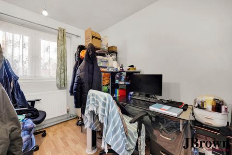 2 bedroom flat for sale, Boden House, Woodseer Street, London, E1