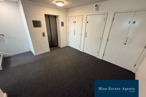 2 bedroom apartment to rent, Tentelow Lane, Southall, UB2