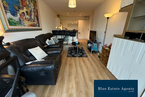 2 bedroom apartment to rent, Tentelow Lane, Southall, UB2
