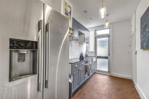 3 bedroom semi-detached house to rent, London W10