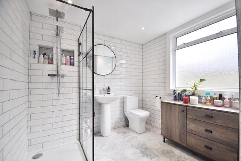 Upper Floor Flat, 18 Glebe Road, Bromley, BR1 3NT