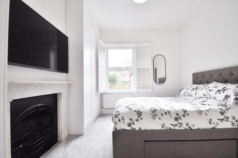 Upper Floor Flat, 18 Glebe Road, Bromley, BR1 3NT