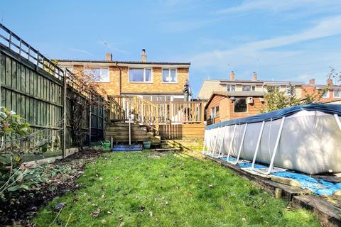 12 Greenfield Close, Liphook, GU30 7QF