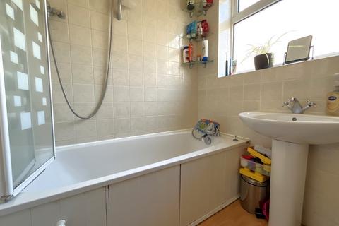 12 Greenfield Close, Liphook, GU30 7QF