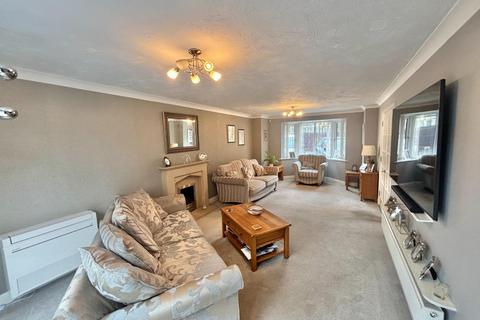 26 Camelot Way, Northampton, NN5 4BG