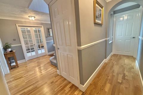 26 Camelot Way, Northampton, NN5 4BG