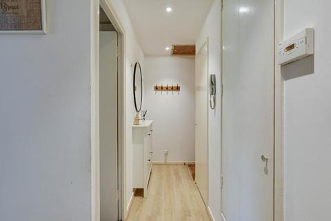 26 Montana Close, South Croydon, CR2 0AT