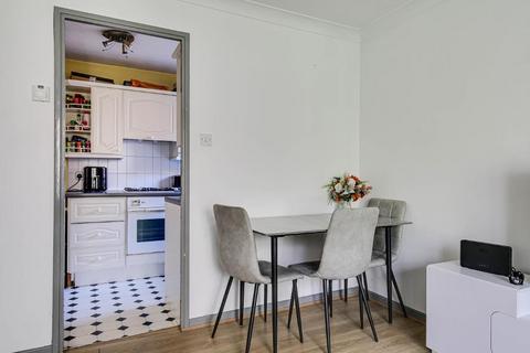 26 Montana Close, South Croydon, CR2 0AT