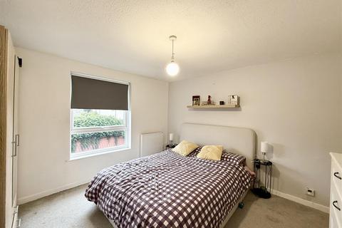 165 Whitehall Road, Uxbridge, UB8 2DS