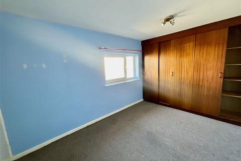 37 Doe Royd Crescent, Sheffield, S5 8GA
