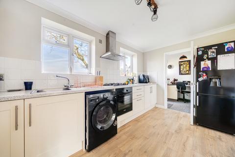 3 bedroom semi-detached house for sale, Pond Close, Newbury, Berkshire