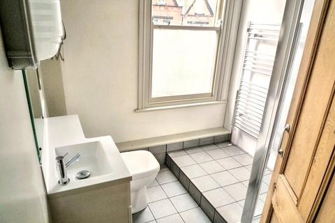 16 Pearson Terrace, Leeds, LS6 1HZ