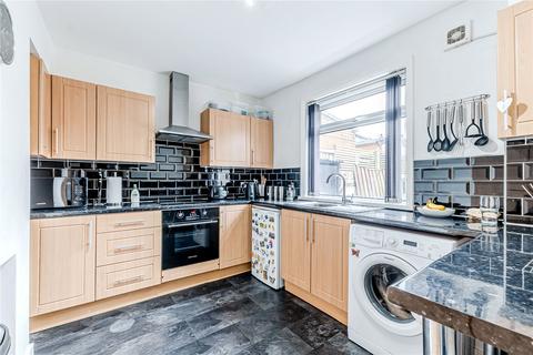 3 bedroom terraced house for sale, Broadway, Horsforth, Leeds