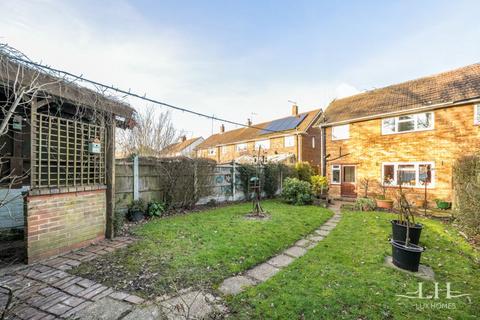 2 bedroom end of terrace house for sale, Hawthorn Avenue, Hutton